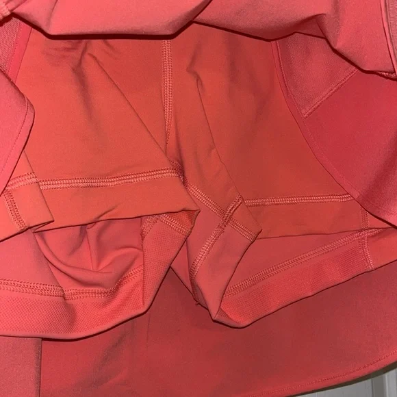 EUC Lululemon Hotty Hot HR Skirt *Regular length - Picture 5 of 8